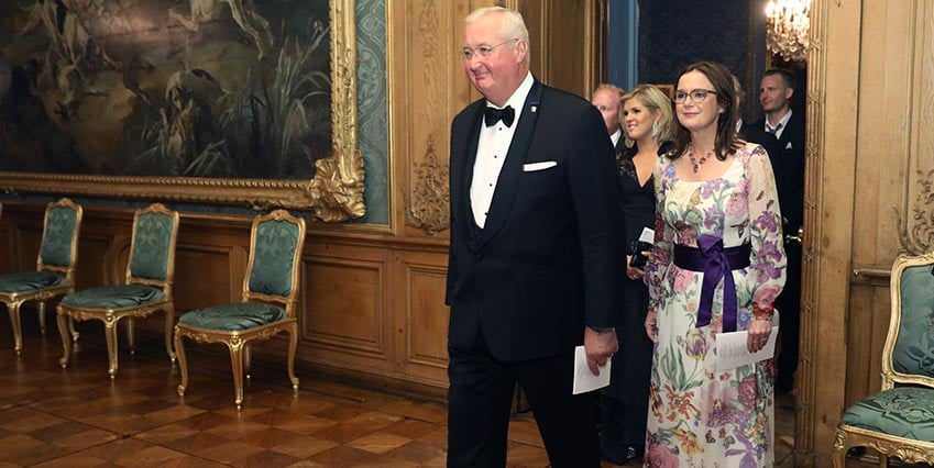 kungen sverigemiddag stor2 - Stoppa Pressarna