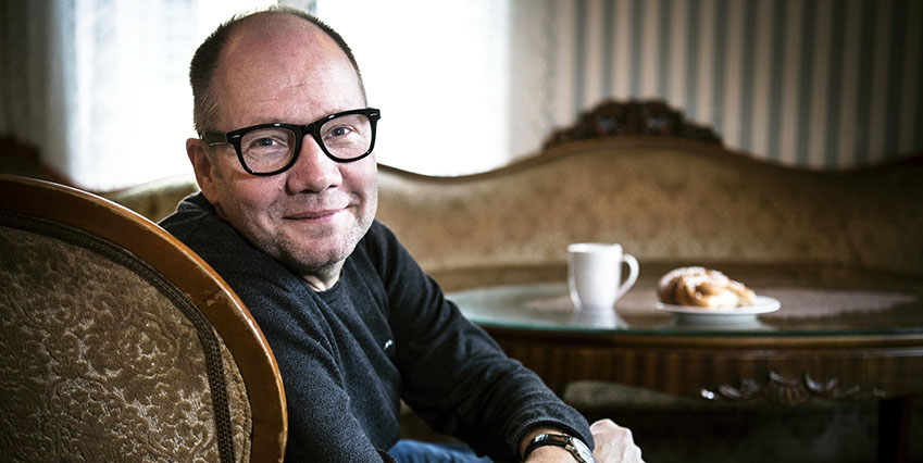 Peter Englund var professor i narratologi vid Dramatiska Institutet mellan 2001 och 2006.