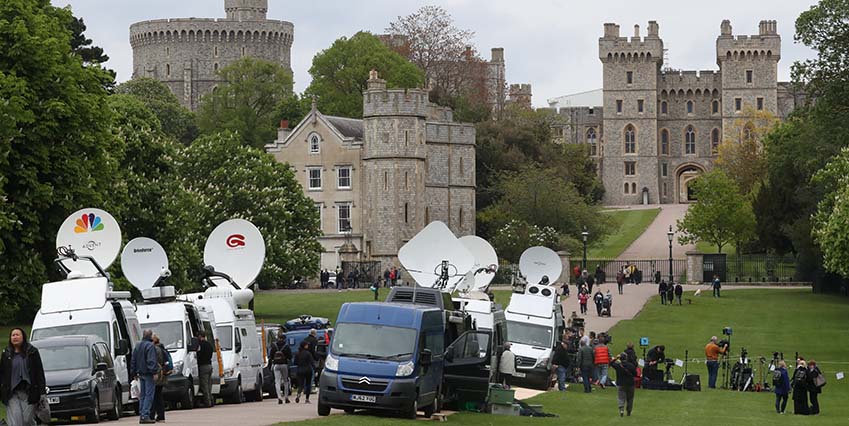 Prins Harry och Meghan Markle tyckte all uppm&auml;rksamhet i England var jobbig.