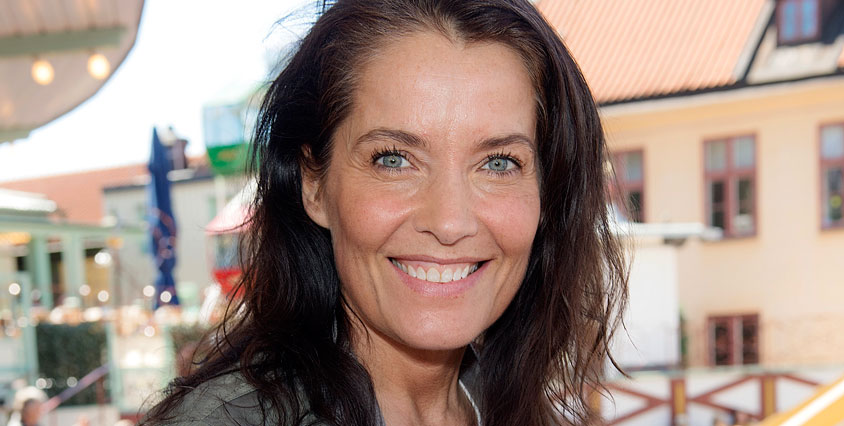 Genom att arbeta som ljustekniker fick Agneta Sj&ouml;din, 47, som ung in en fot i TV-branschen. Det tackar vi f&ouml;r!