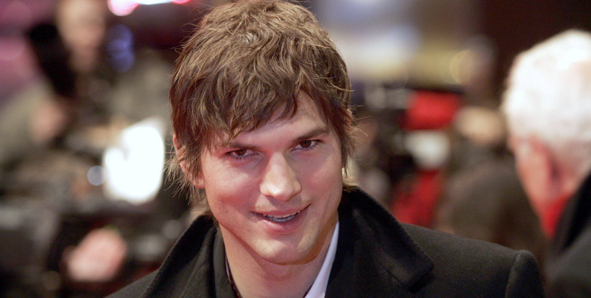 Ashton Kutchers, 37, karri&auml;r b&ouml;rjade n&auml;r han medverkade i en reklamfilm f&ouml;r Pizza hut. Och som 20-&aring;ring fick han rollen som Michael Kelso i tv-serien 