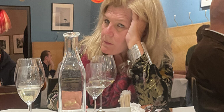 Radiostj&auml;rnans ostronfrossa p&aring; lyxkrogen