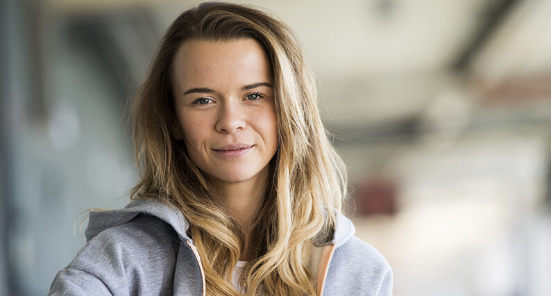 Margaux Dietz blodiga mardr&ouml;msnatt skr&auml;mmer