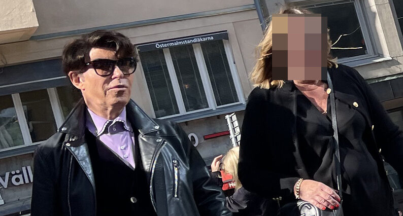K&auml;ndisfris&ouml;rens ov&auml;ntade drag med en ny kvinna
