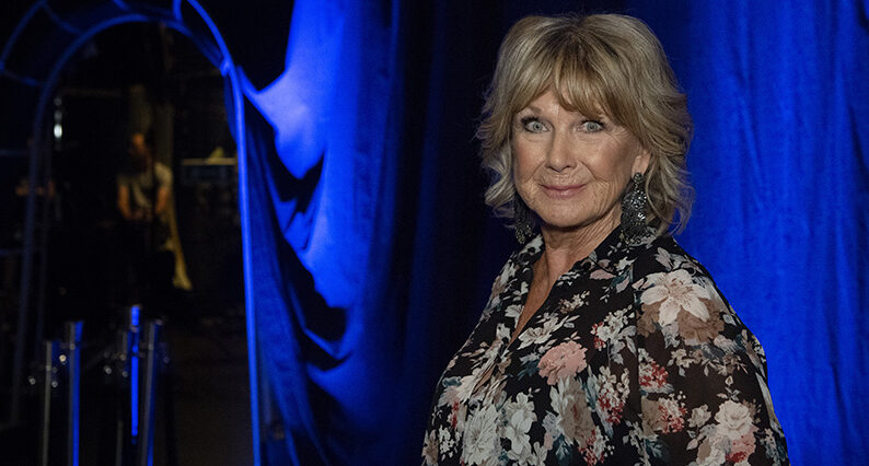 Ann-Louise Hansson i behandling f&ouml;r sina sv&aring;ra artros-sm&auml;rtor