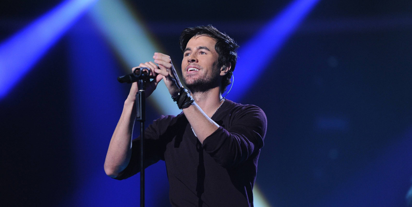 ...och Enrique Iglesias är en populär artist.