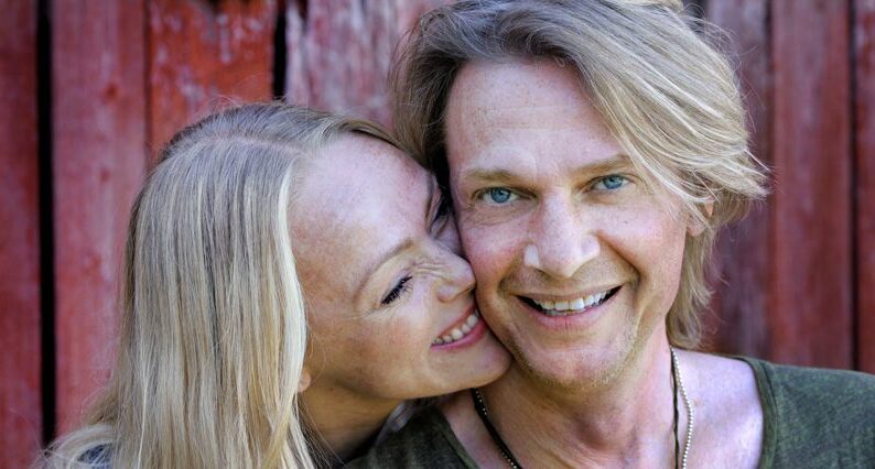 Tommy Nilsson v&auml;ntar barn med Linda, 42