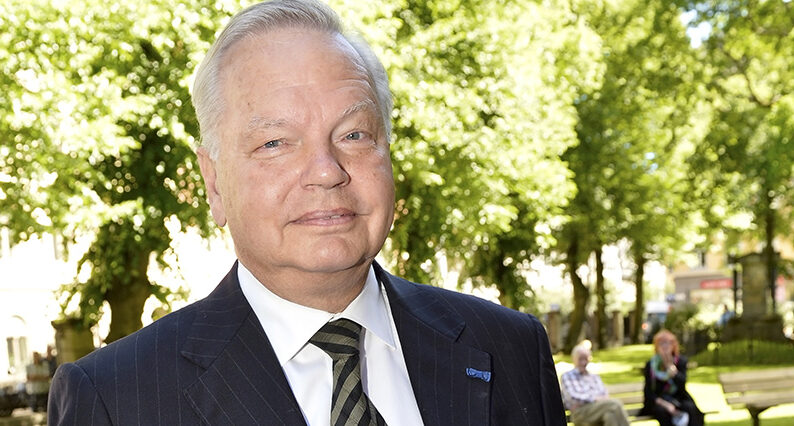 S&aring; f&ouml;rbereder Carl Jan Granqvist sin egen d&ouml;d