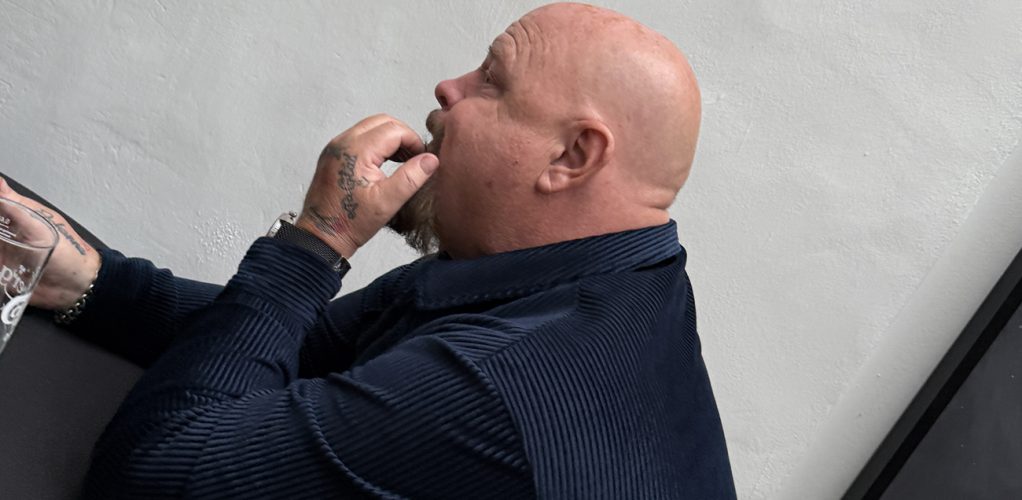 Anders Bagge har många järn i elden, ibland blir det honom övermäktigt.