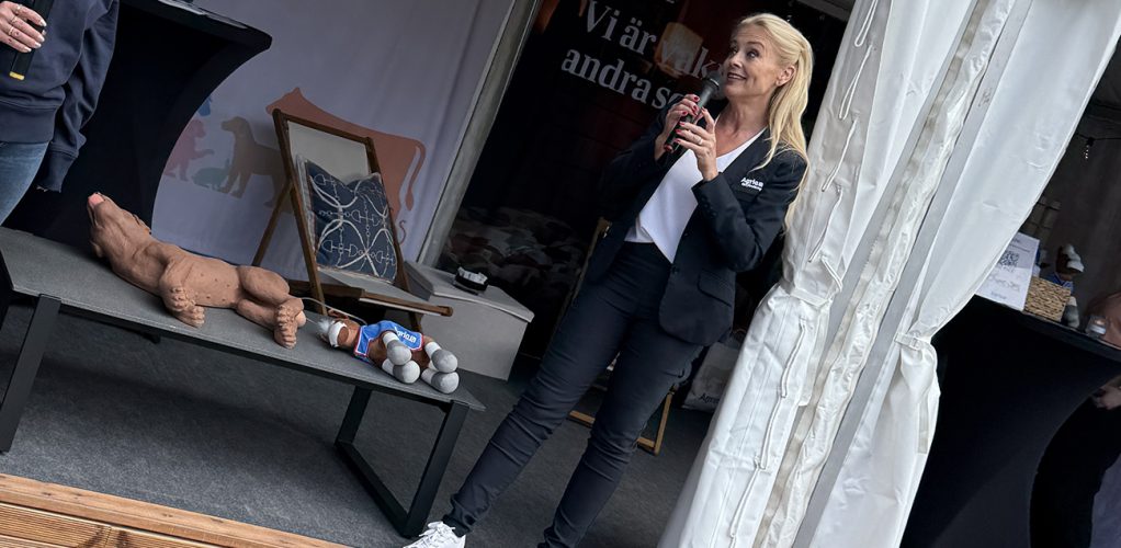 Efter krismötet med maken lyckades Johanna Lind Bagge trots allt ta sig till Agrias monter för att tala.