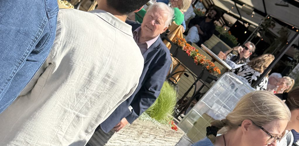 Här ser vi hur Bert har tvingats ta en paus.