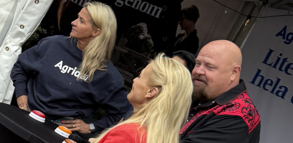 Kristin Kaspersen försökte lugna ned situationen men det blev mer och mer spänt.