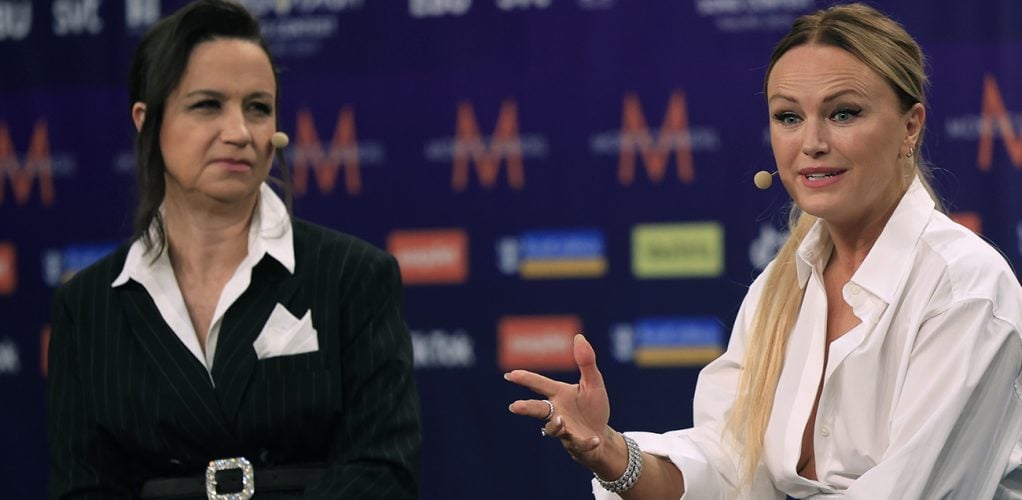 Här är Petra Mede och Malin Åkerman under en pressträff i samband med den 68:e upplagan av Eurovision Song Contest (ESC) på Malmö Arena.