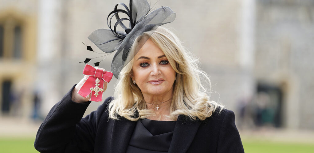 Bonnie Tyler har bel&ouml;nats med en MBE det brittiska kungahuset.