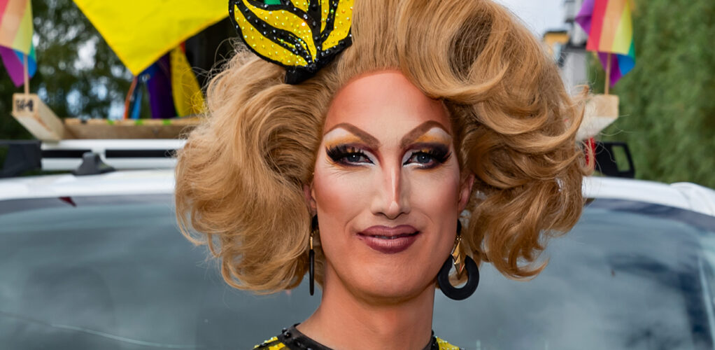 Dominika &auml;r besviken p&aring; Jan J&ouml;nsson som hon menar f&ouml;rs&ouml;ker sabotera f&ouml;r henne.