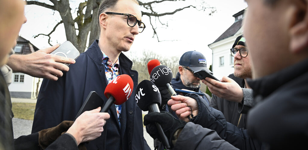 Jan J&ouml;nsson l&auml;mnar sina politiska uppdrag efter att Liberalerna best&auml;mt sig f&ouml;r att samarbeta med Sverigedemokraterna.