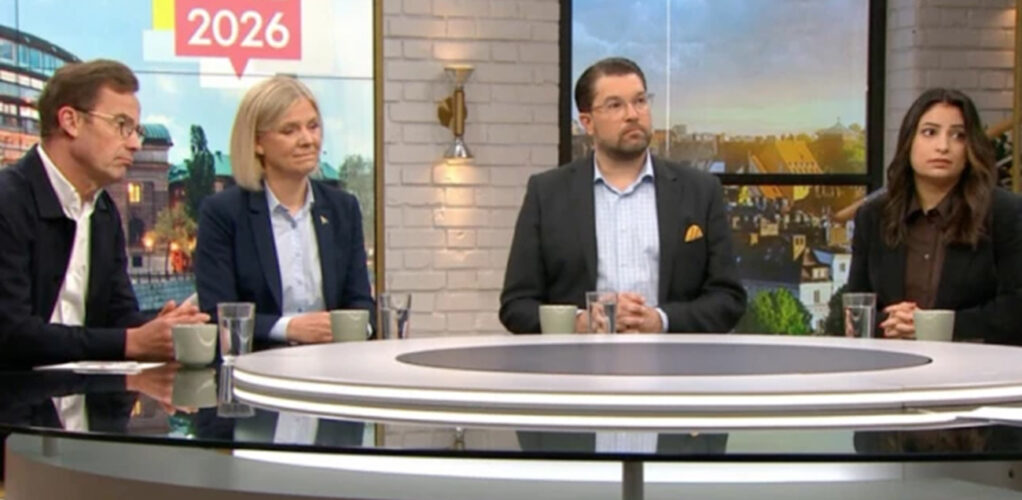 För Nooshi Dadgostar måste det ha känts speciellt att frågas ut av Jenny Strömstedt givet att partiledaren är av iranskt ursprung.