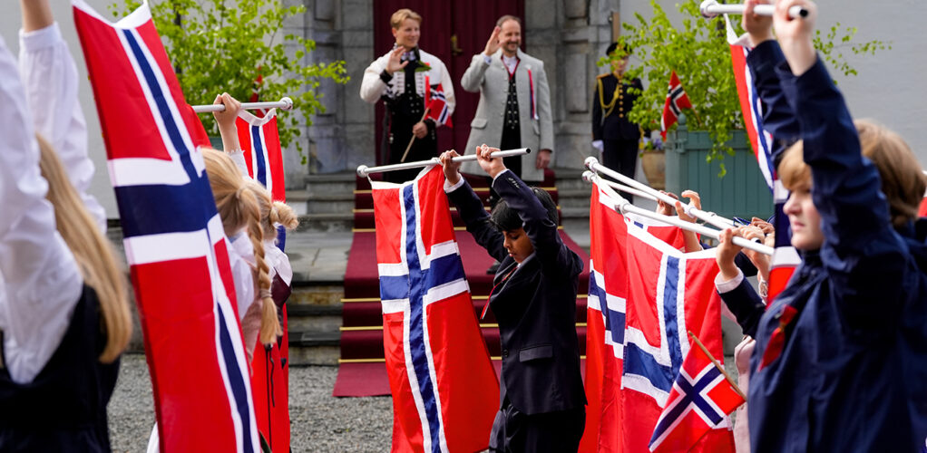 Allt var som upplagt f&ouml;r en trevlig dag med nationaldagsfirandet, sedan blev Mette-Marit allt s&auml;mre.