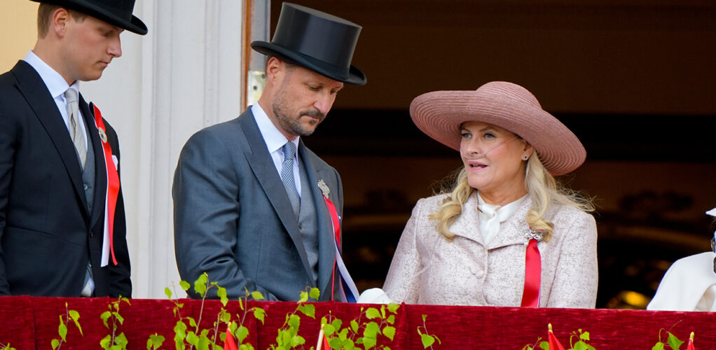 Mette-Marit f&ouml;rs&ouml;ker vara med i kungliga sammanhang s&aring; gott hon kan.