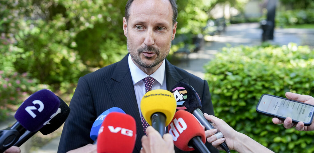 Hela norge lider med kronprinsessan och hennes familj.