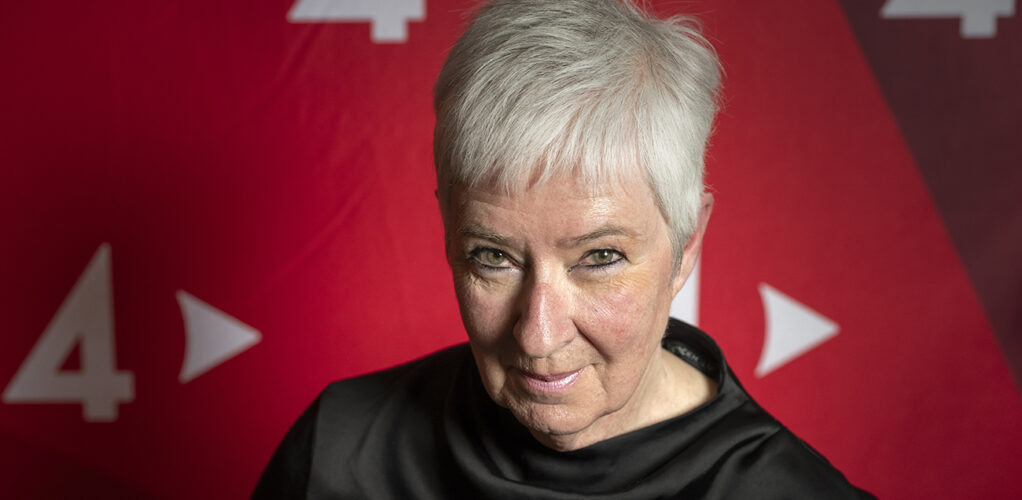 Nu sågar Mona Sahlin sin kändiskollega i ”Förrädarna”. Den tidigare toppolitikern är inte imponerad.