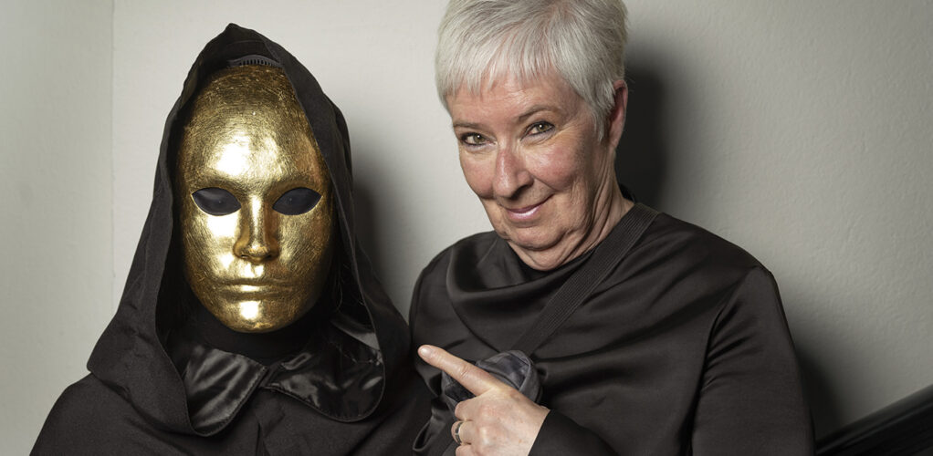 Mona Sahlin stortrivs på slottet. Hon är slug och de andra deltagarna ser upp till henne.