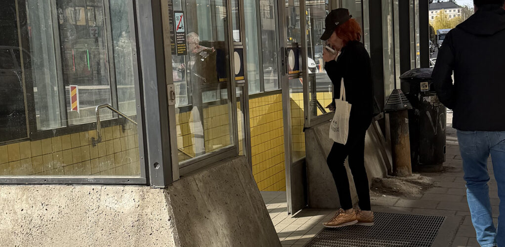 H&auml;r flyr Barbro Ehnbom ner i tunnelbanan, fr&aring;gorna om Sofia var av f&ouml;r k&auml;nslig karakt&auml;r.