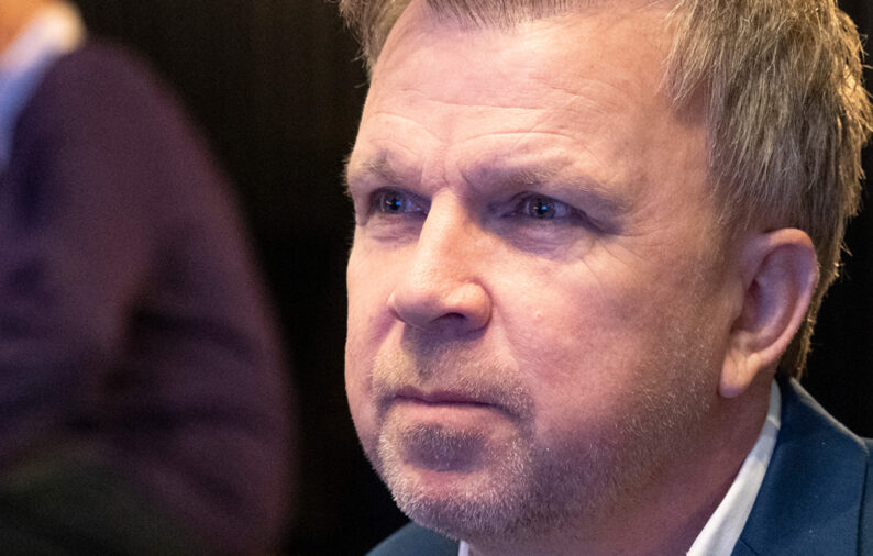 Richard Herreys vilda vrede &ndash; efter bakslaget p&aring; jobbet