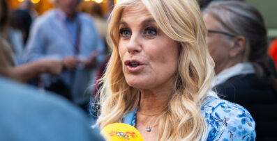 Raseriet mot Pernilla Wahlgren efter fiaskot: &rdquo;Kasta ut henne!&rdquo;