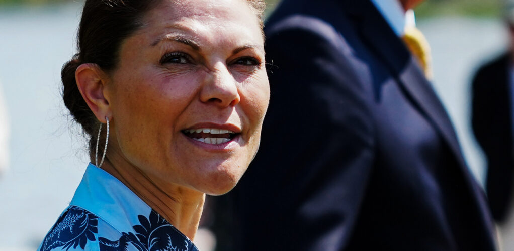 Kronprinsessan Victoria uppges vara chockad över de allvarliga anklagelserna mot kungafamiljens nära vän