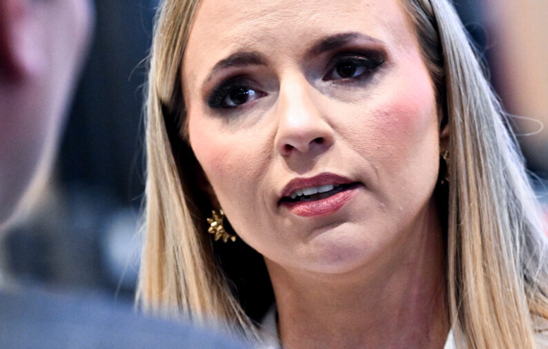 Sara Skyttedal v&auml;djar om hj&auml;lp &ndash; efter dramatiska skilsm&auml;ssan