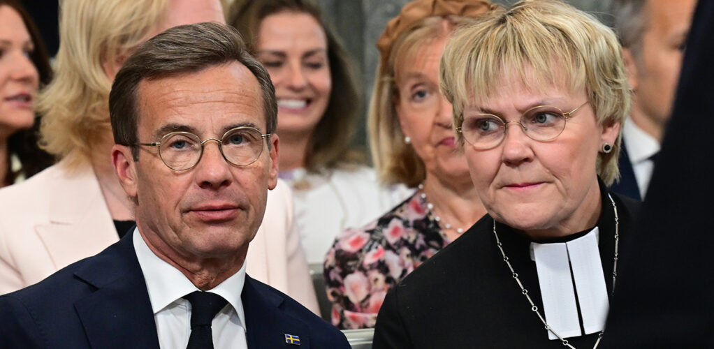 Ulf Kristersson med skandalfrun Birgitta Ed. Nu granskar Länsstyrelsen prästfruns pengar.