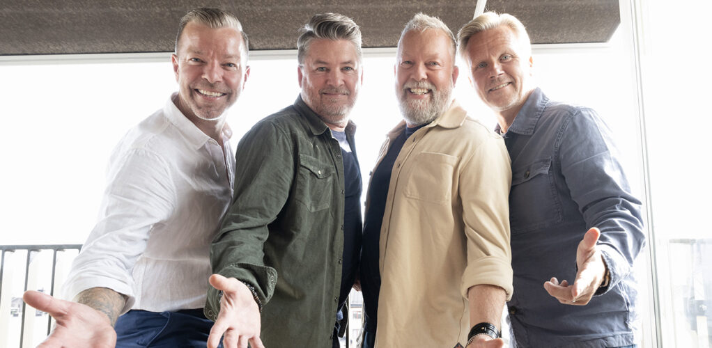 Casper Janebrink har ett intensivt år med Arvingarna framför sig. Men mitt i turnélivet har familjelyckan fått ta största platsen.