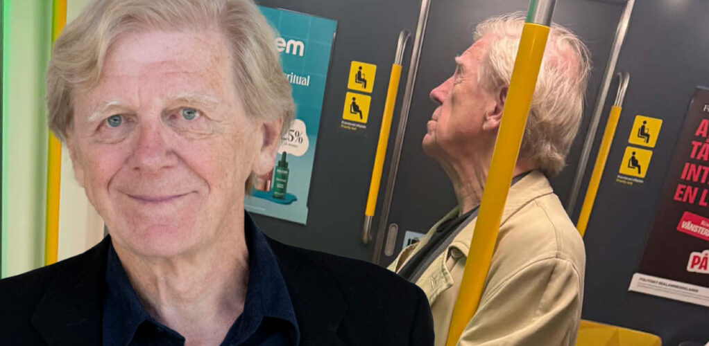 Claes Eriksson har roat svenska folket i årtionden. Här syns han i Stockholms tunnelbana.