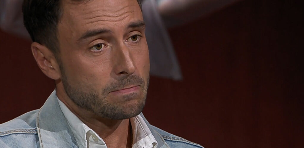 M&aring;ns Zelmerl&ouml;w f&ouml;rsvarade sj&auml;lvbiografin &rdquo;N&auml;r allt faller&rdquo; i &rdquo;Skavlan & Sverige&rdquo;. 