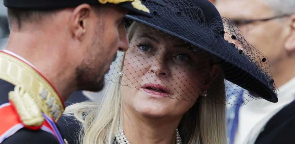 Drottning Mette-Marit har genomlevt en mycket svår tid. Nu kommer ytterligare ett tungt besked som skapar oro.
