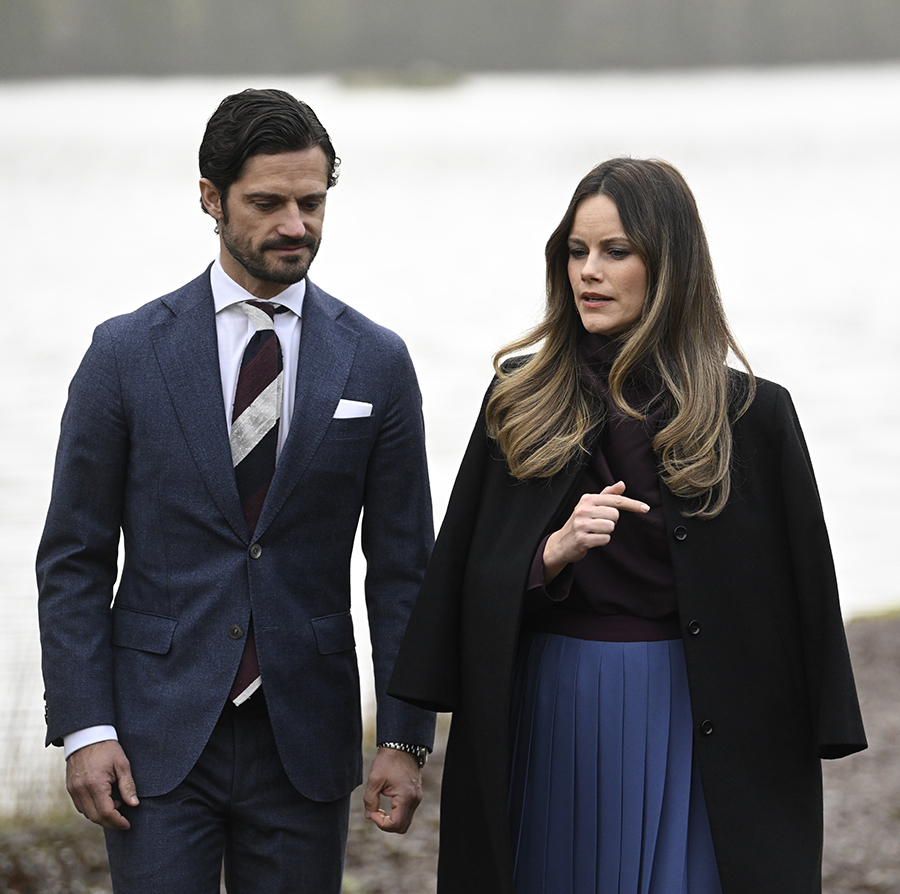 Prins Carl Philip och prinsessan Sofia vid Hennickehammars herrg&aring;rd i V&auml;rmland.